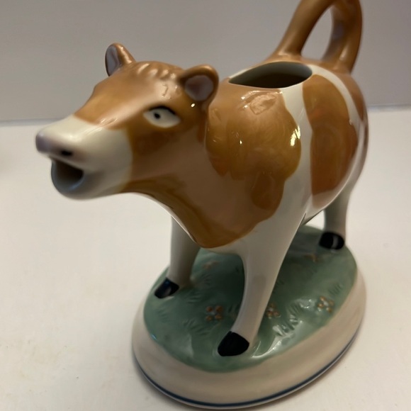 Pfaltzgraff Cow Creamer The Circle Of Kindness Jana Kolpen Mary Tiegreen 2006 - Picture 2 of 8
